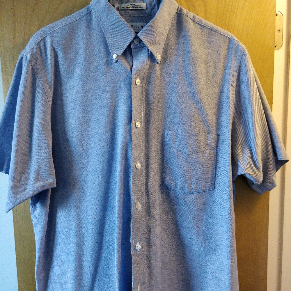 Van Heusen SS button down XL